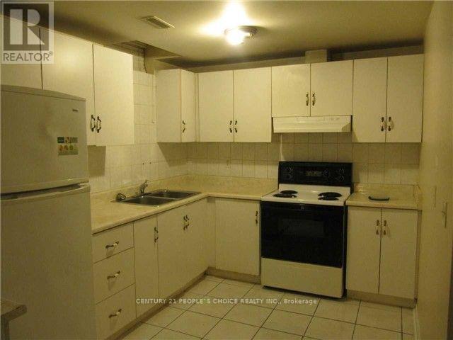 33 Kingsplate Crescent in Toronto, ON - Building Photo - Building Photo