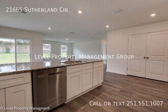 21655 Sutherland Cir in Fairhope, AL - Building Photo - Building Photo