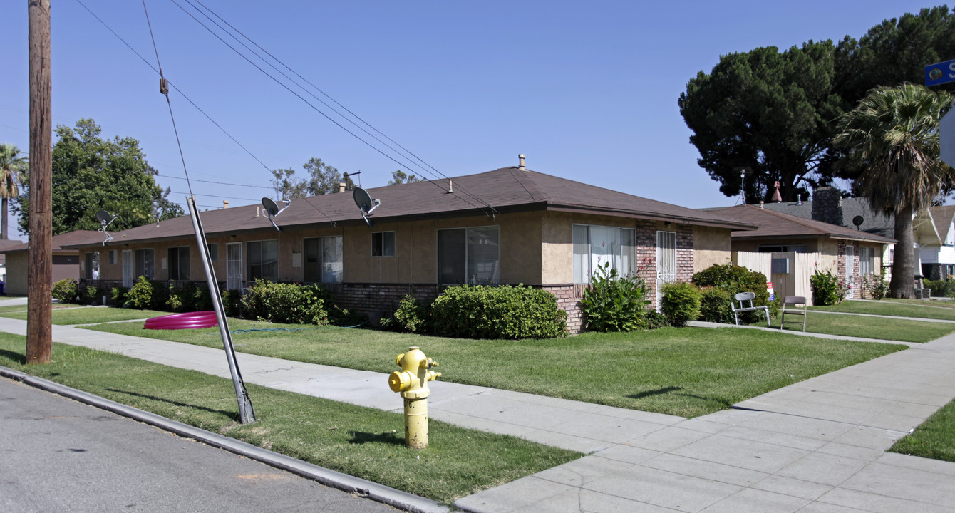 145 N Orange Ave in Rialto, CA - Building Photo