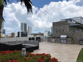 3301 NE 1st Ave in Miami, FL - Foto de edificio - Building Photo