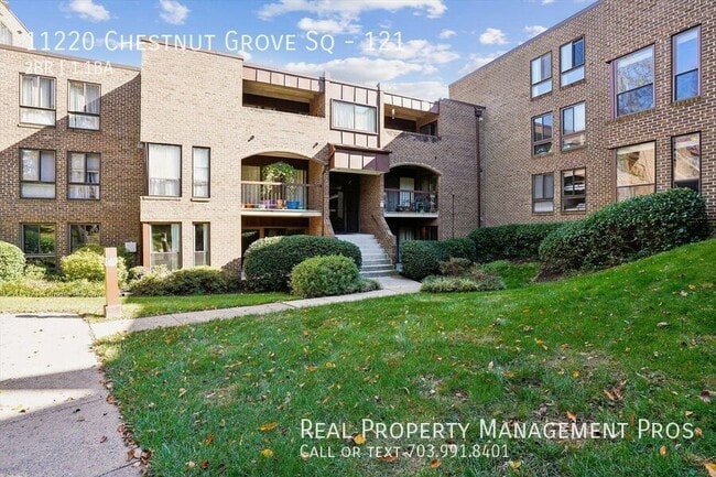 11220 Chestnut Grove Square in Reston, VA - Building Photo - Building Photo