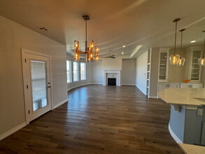 10421 Salt Fork Dr in Yukon, OK - Building Photo - Building Photo