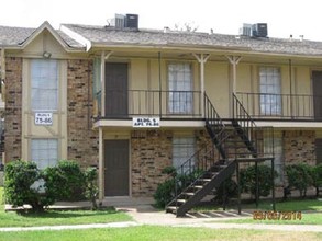 Victoria Manor in Houston, TX - Building Photo - Building Photo