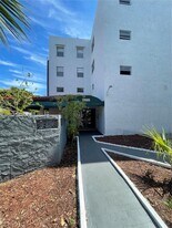 13685 NE 10th Ave in North Miami, FL - Building Photo