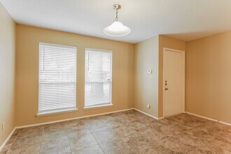 9415 Charterlawn Cir in Houston, TX - Building Photo - Building Photo