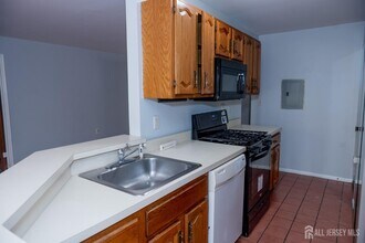 2162 Ash Ct in Monmouth Junction, NJ - Building Photo - Building Photo