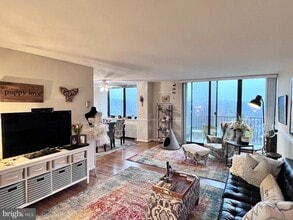 600 Roosevelt Blvd in Falls Church, VA - Building Photo - Building Photo