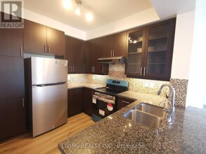 151-151 Upper Duke Crescent in Markham, ON - Building Photo - Building Photo