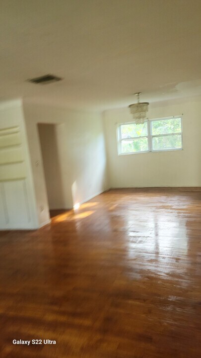 5040 64th St N in St. Petersburg, FL - Building Photo