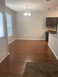 377 E Adoue St photo'