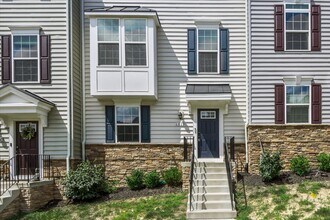 1019 Valley Run Dr in Fredericksburg, VA - Building Photo - Building Photo