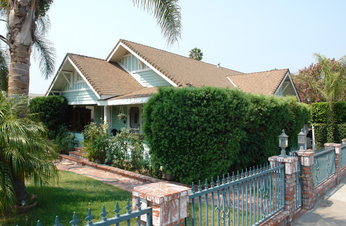 241 Orange Grove Ave in Fillmore, CA - Building Photo