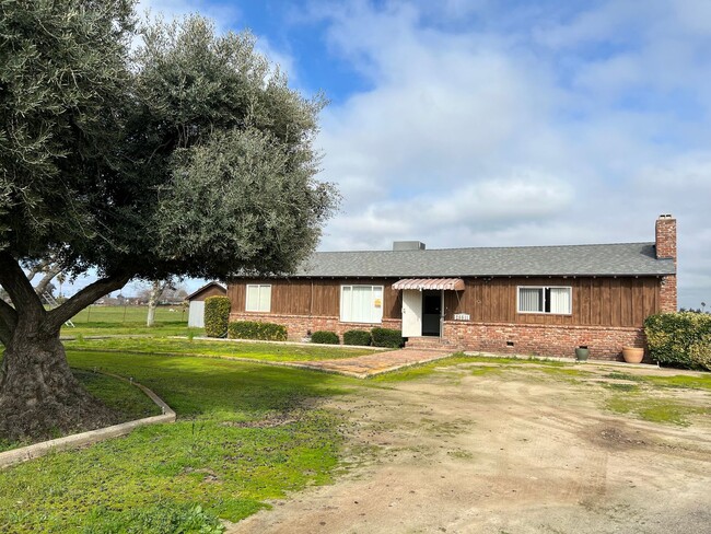 28611 Avenue 15 in Madera, CA - Building Photo - Building Photo