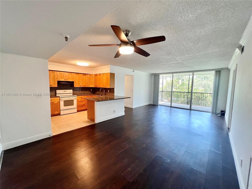 5260 NW 2nd Ave in Boca Raton, FL - Foto de edificio