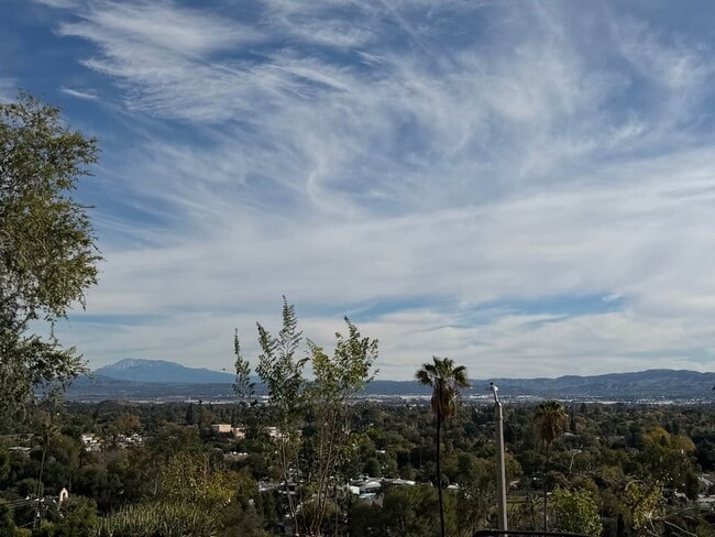 862 Via Vis Dr N in San Bernardino, CA - Building Photo - Building Photo