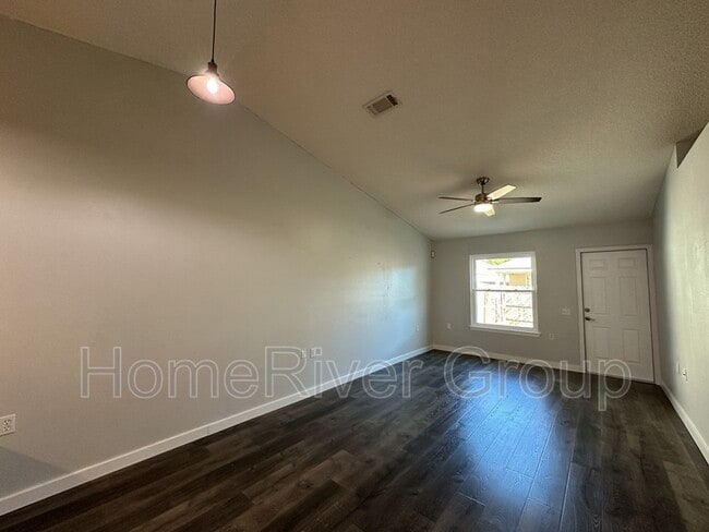 7982 Stonebrook Dr in Pensacola, FL - Building Photo - Building Photo