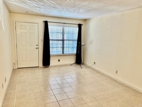 606 Marshall St, Unit B36 in Houston, TX - Building Photo - Building Photo