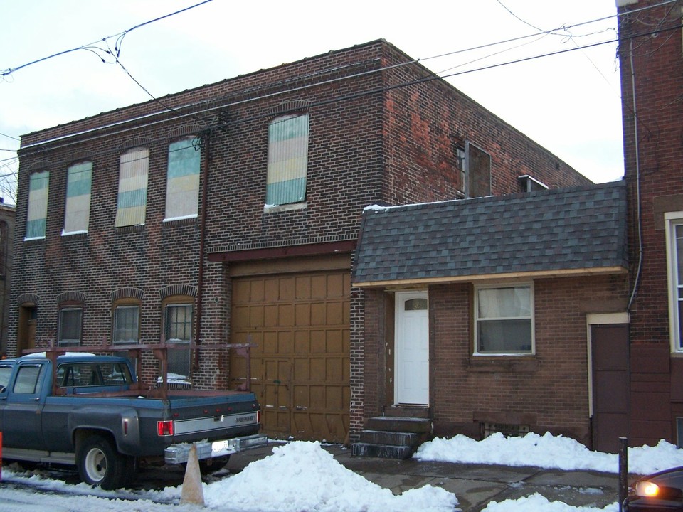 2126-2132 E Somerset St in Philadelphia, PA - Building Photo