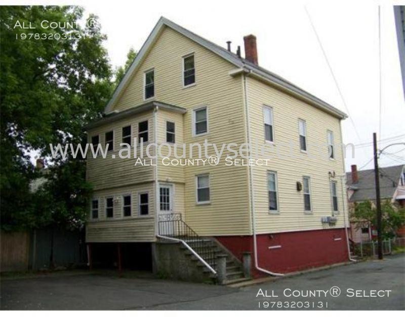 7 Spring St Ct in Peabody, MA - Building Photo