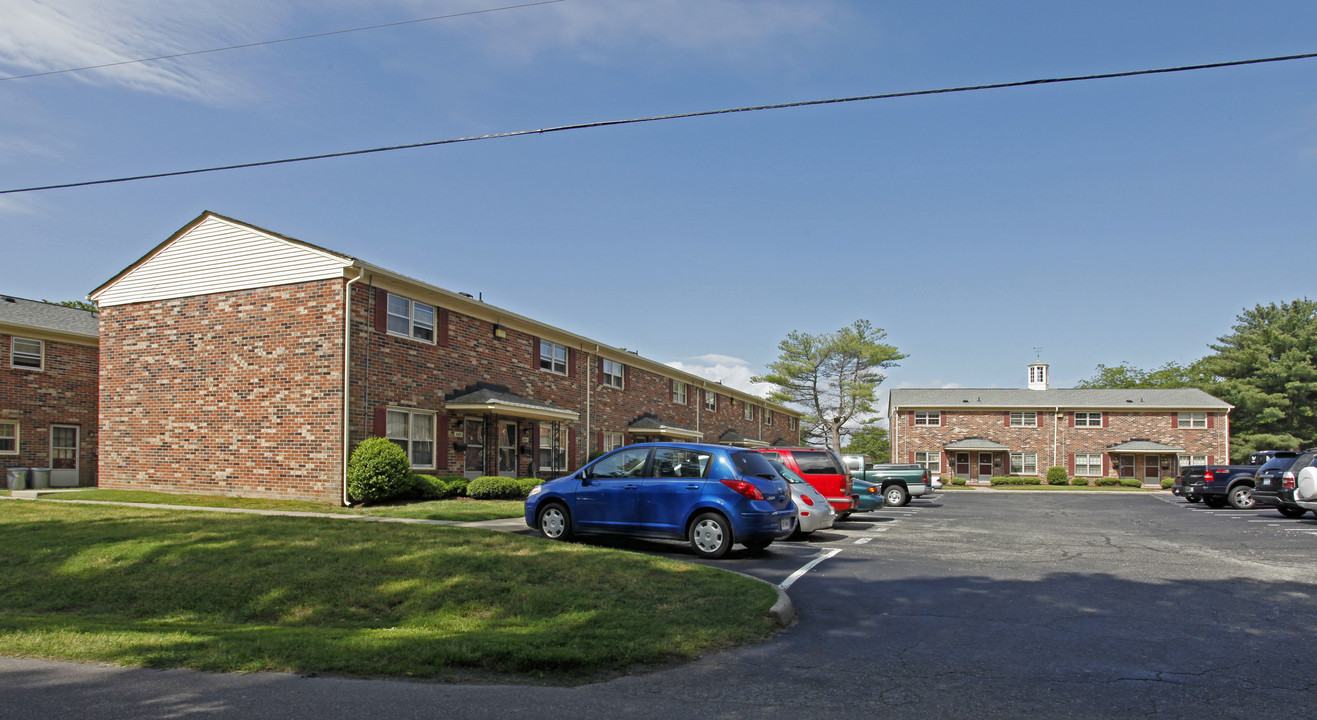 Marlboro Apartments in Williamsburg, VA - Foto de edificio