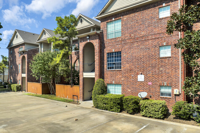 Post Oak Park in Houston, TX - Building Photo - Building Photo