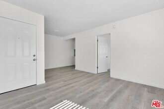 7228 Allott Ave in Los Angeles, CA - Building Photo - Building Photo