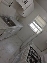 26 Winans Ave, Unit Dante in Newark, NJ - Foto de edificio - Building Photo
