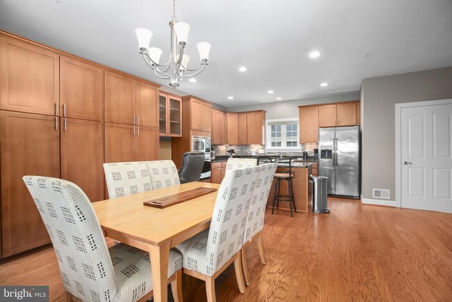 568 Marina Landing Ln