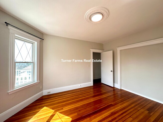 30 Roseclair St, Unit 1 in Boston, MA - Building Photo - Building Photo