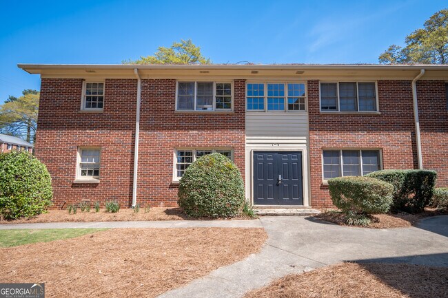 property at 935 Baxter St