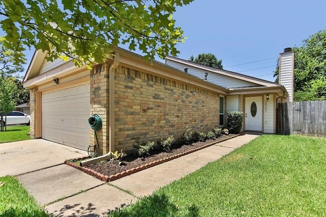 property at 2007 Highland Hills Dr