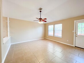 1632 Jesse Guerrero Cir in New Braunfels, TX - Building Photo - Building Photo