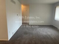 2726 Poplar St photo'