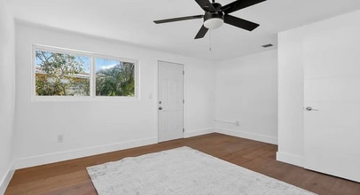 621 SE 1st St in Hialeah, FL - Building Photo - Building Photo