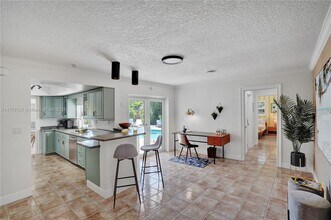 6421 NE 22nd Ave in Fort Lauderdale, FL - Building Photo - Building Photo