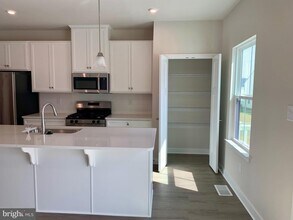 65 Rosemary Wy in Mount Laurel, NJ - Building Photo - Building Photo