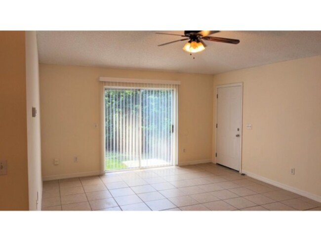 33 Bunker View Dr in Palm Coast, FL - Building Photo - Building Photo