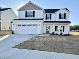 131 Bourbon St in Raeford, NC - Building Photo