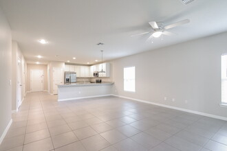 1201 Croydon Cir in Kissimmee, FL - Building Photo - Building Photo