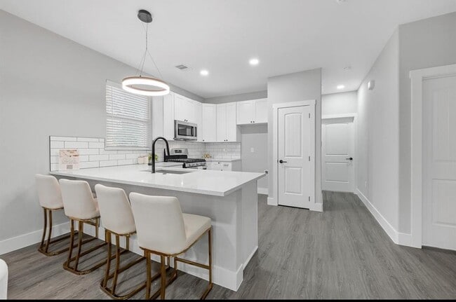 property at 1114 Panama St