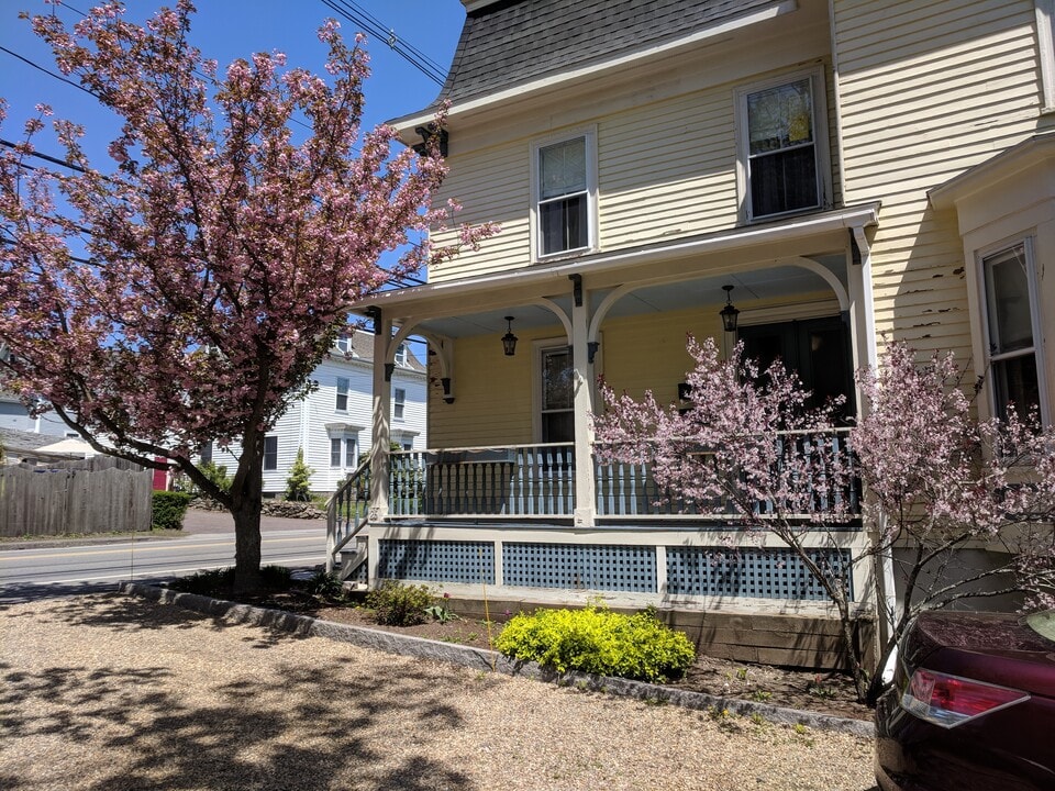 26 County St, Unit 1 in Ipswich, MA - Building Photo