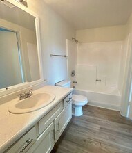 Regency Cove Apartments in Sacramento, CA - Building Photo - Building Photo