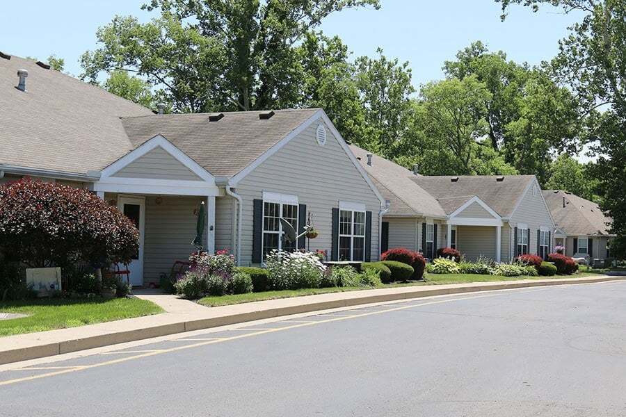 CREEKSIDE VILLAS in Dayton, OH - Foto de edificio