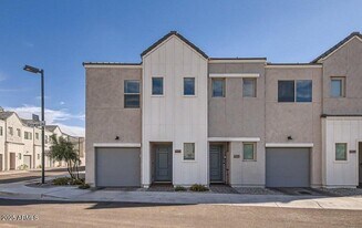 2241 W Griswold Rd in Phoenix, AZ - Building Photo