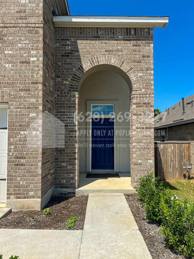 148 Maravillas Bnd in Bastrop, TX - Foto de edificio - Building Photo