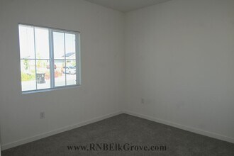 8855 Sebago Wy in Elk Grove, CA - Building Photo - Building Photo