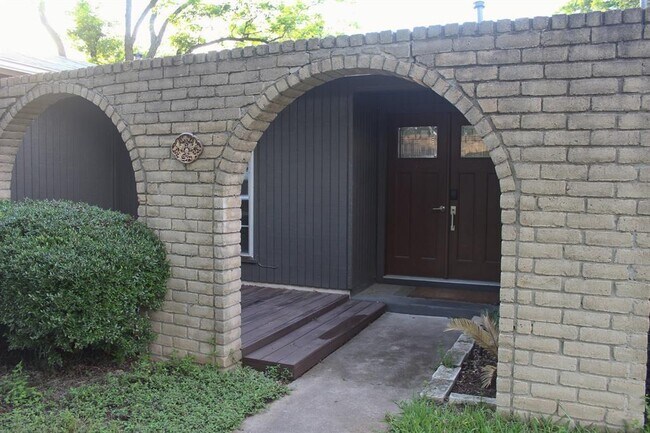 12118 Old Stage Trail in Austin, TX - Building Photo - Building Photo