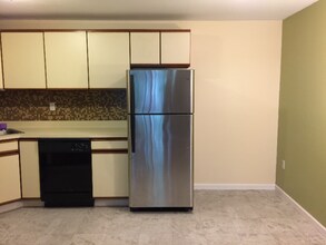 102 Oakwood Ave in West Hartford, CT - Building Photo - Building Photo