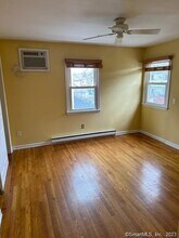 98 Harbor Dr in Stamford, CT - Building Photo - Building Photo
