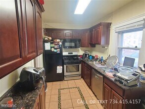 936 Mary St in Ann Arbor, MI - Foto de edificio - Building Photo